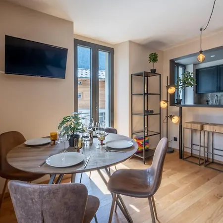 Overlooking Mont Blanc With Parking Apartamento *